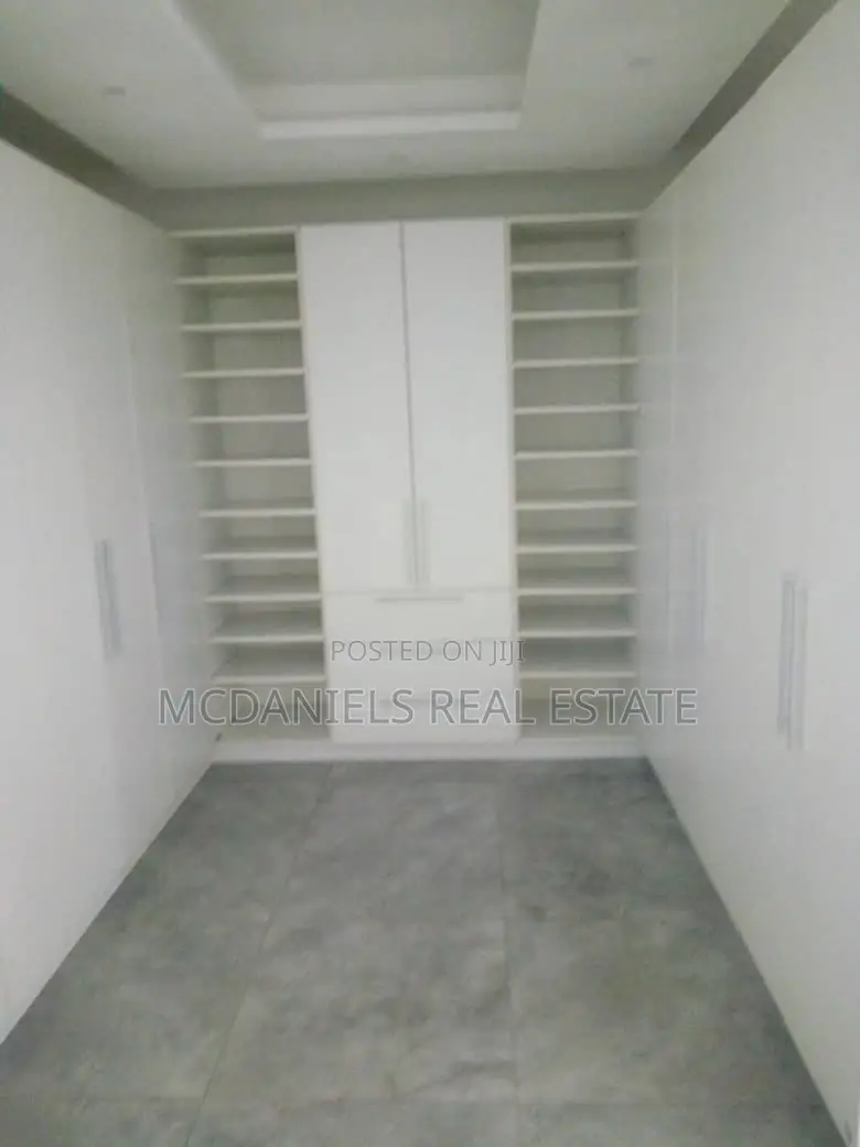 5bdrm House in Victoria Island Extension for sale in Victoria Island Extension