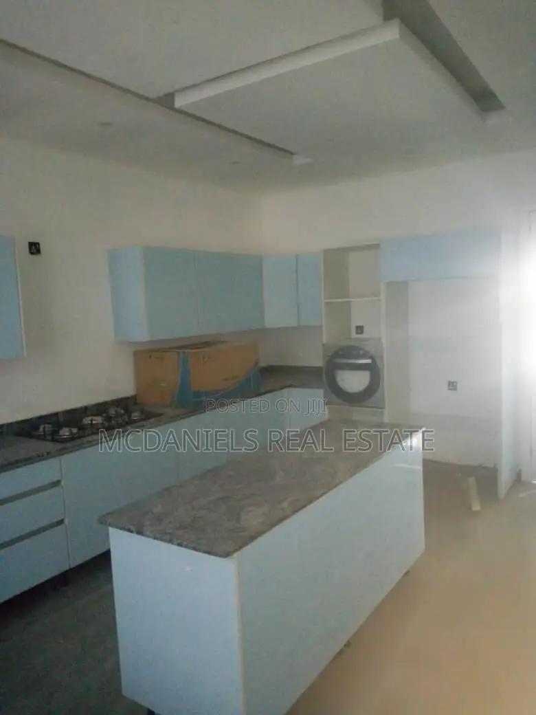 5bdrm House in Victoria Island Extension for sale in Victoria Island Extension