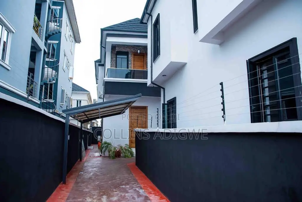 Furnished 4bdrm Duplex in Oral Estate, Chevron for sale in Chevron