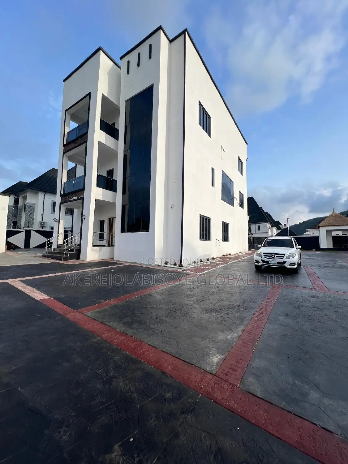 6bdrm Duplex in In An Estate Karsana for sale in Gwarinpa