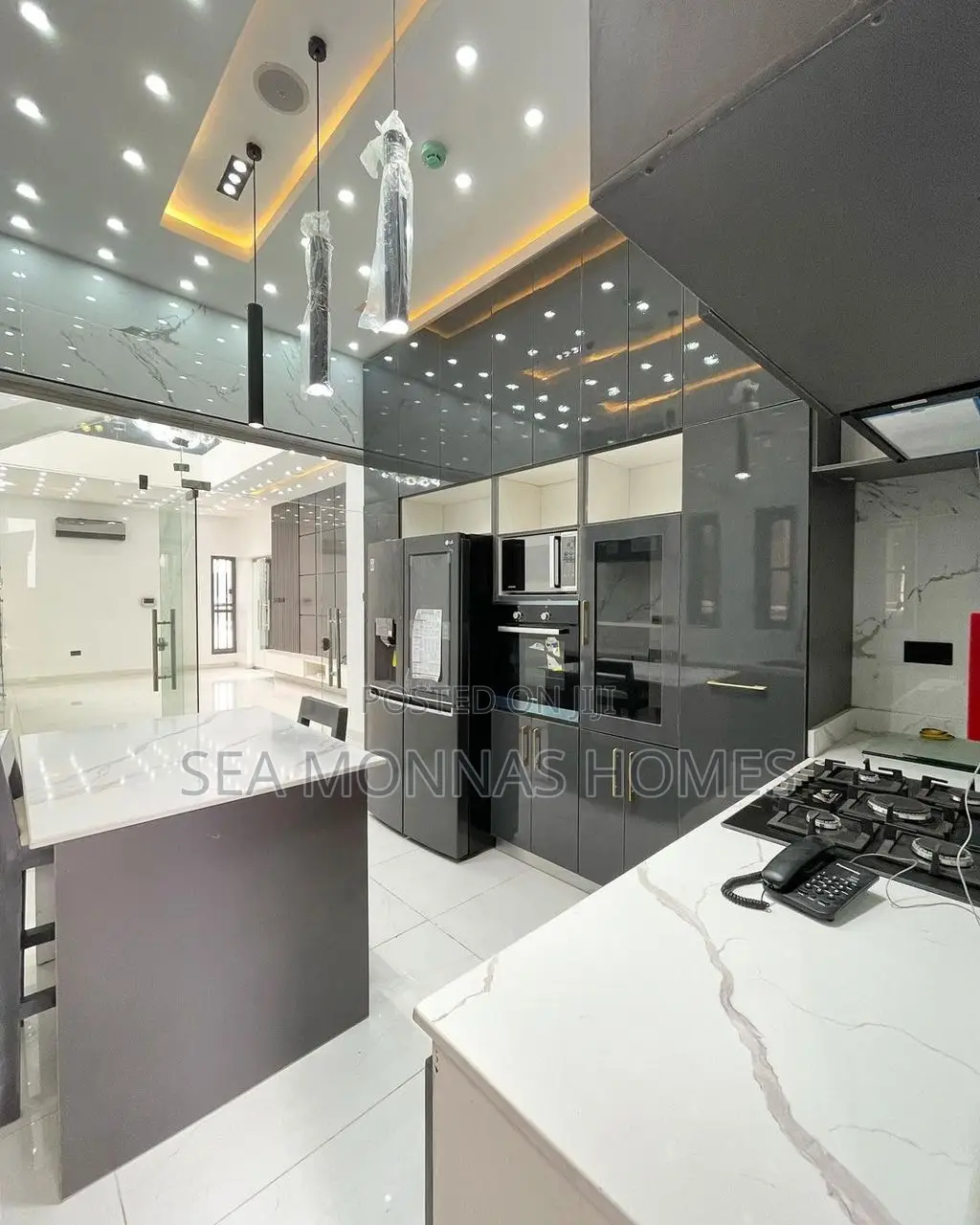 5bdrm Duplex in Lekki Phase 2 for sale in Lekki Phase 2