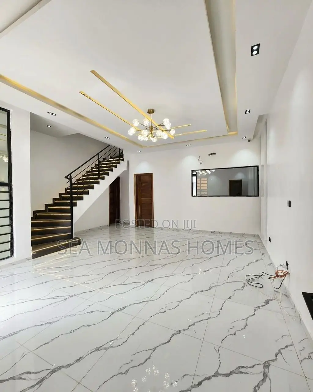 5bdrm Duplex in Chevron for sale in Chevron