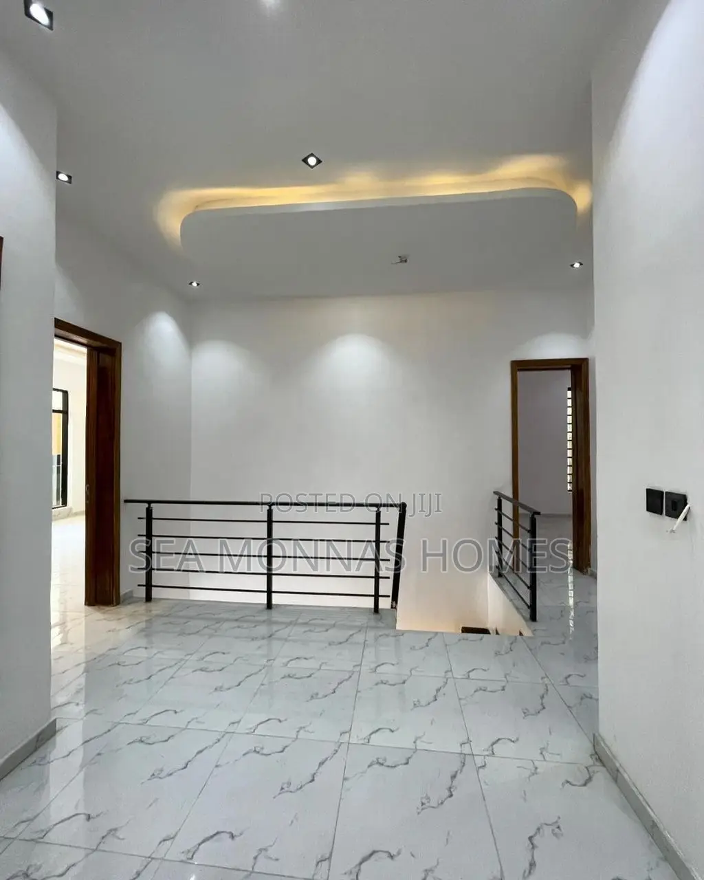 5bdrm Duplex in Chevron for sale in Chevron