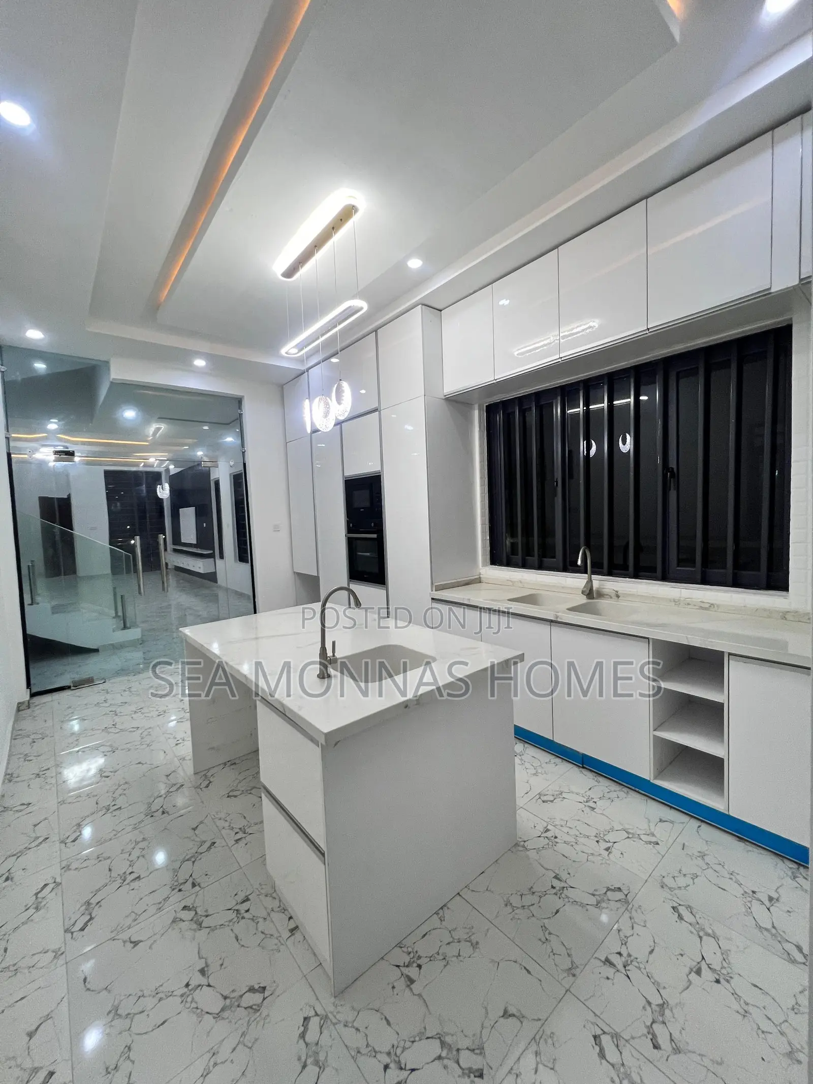 5bdrm Duplex in Lekki Phase 2 for sale in Lekki Phase 2