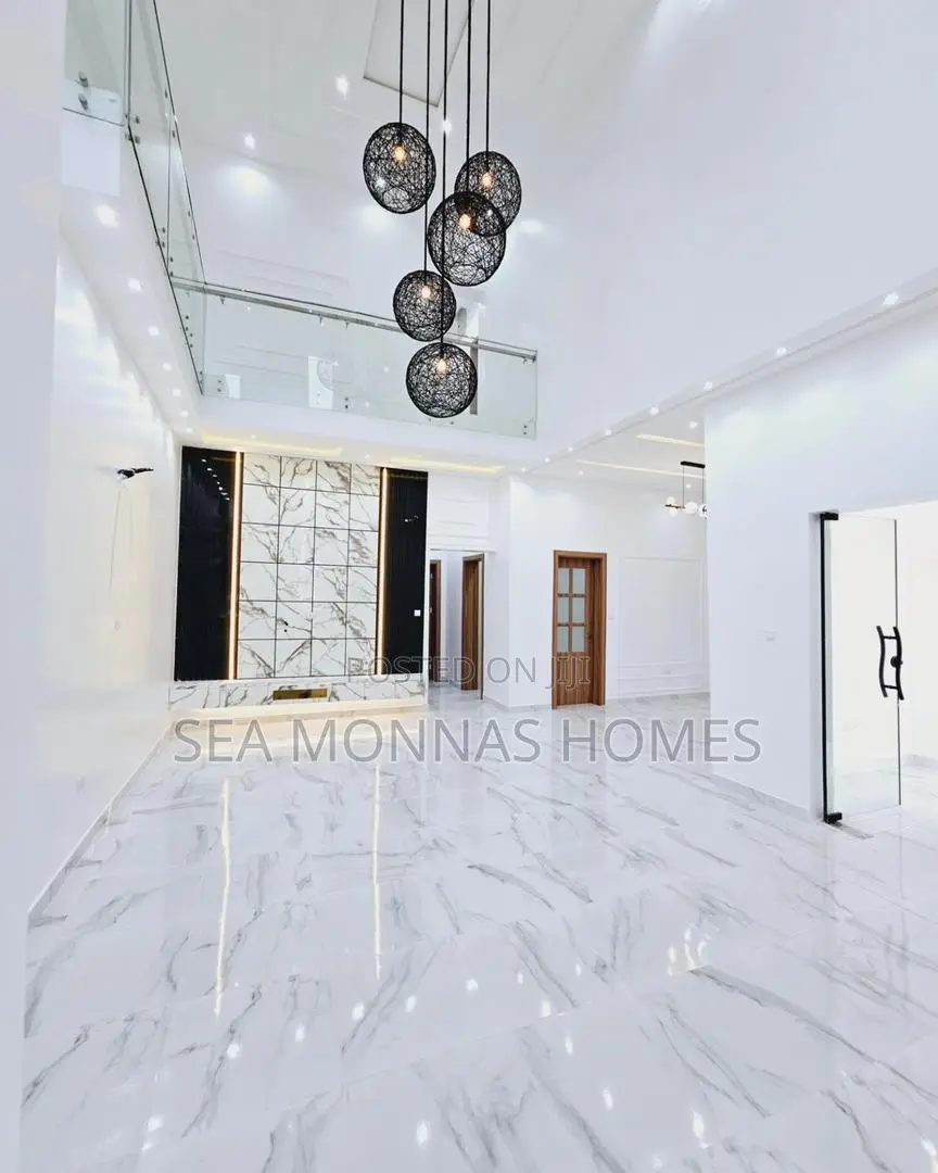 5bdrm Duplex in Megamond Estate, Ikota for sale in Ikota