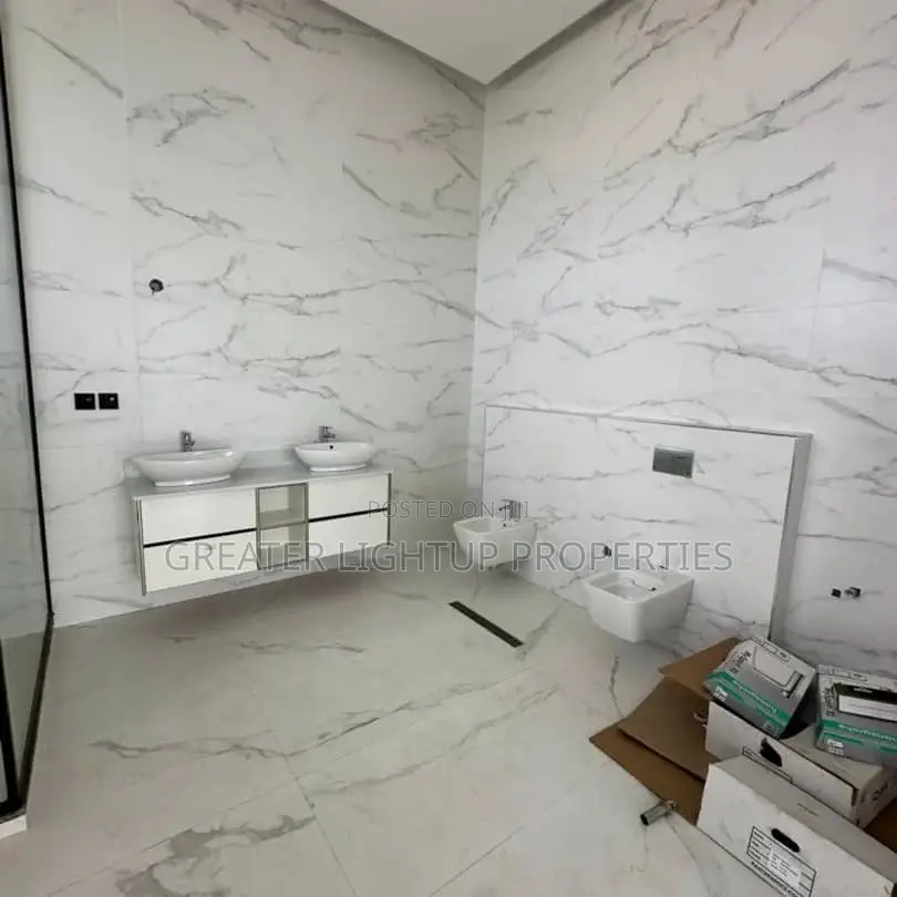 Furnished 5bdrm Duplex in Osapa London Lekki for sale in Lekki
