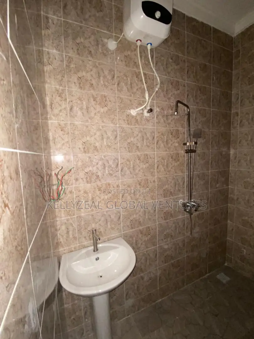 3bdrm Apartment in Startimes Estate, Ago Palace for rent in Ago Palace