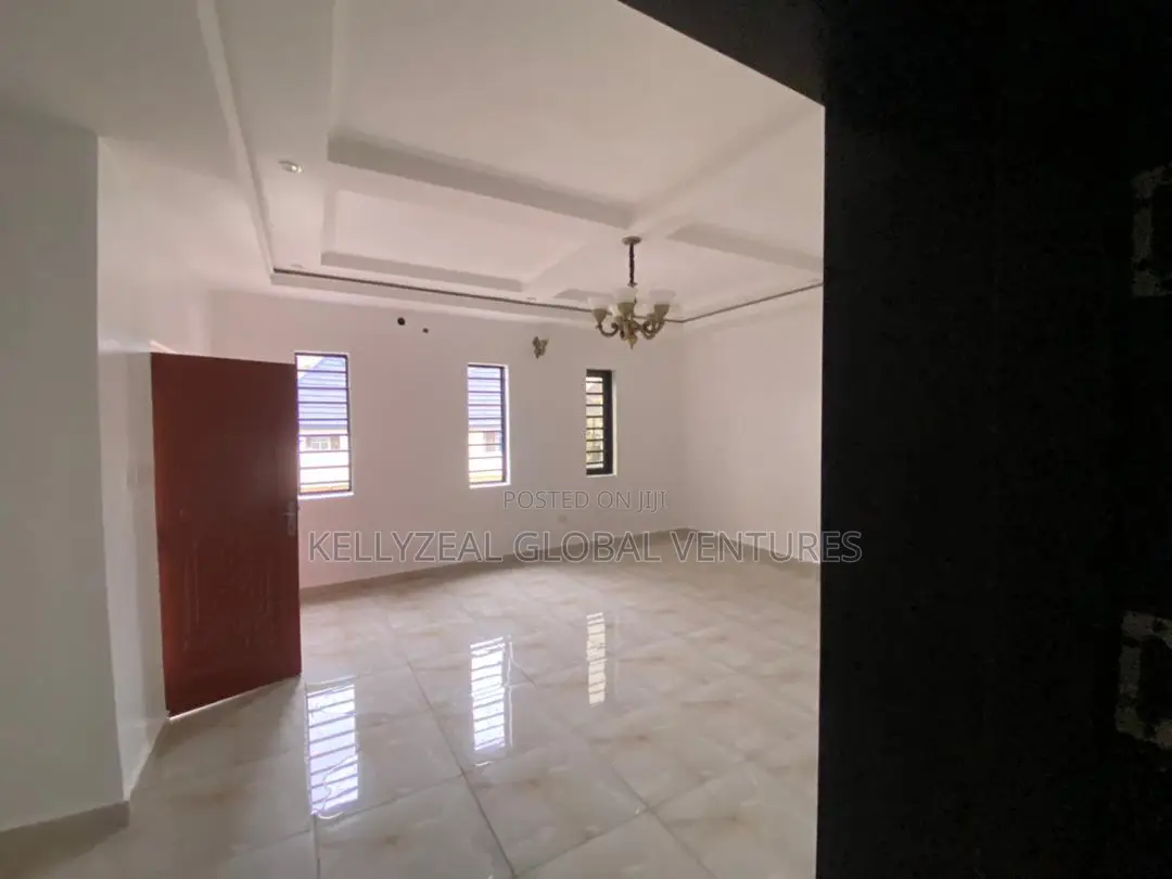 3bdrm Apartment in Startimes Estate, Ago Palace for rent in Ago Palace
