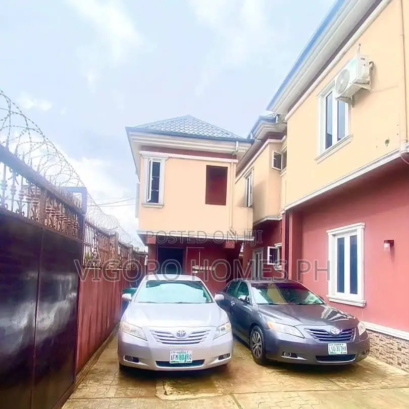 2bdrm Block of Flats in Shell Cooperative, Port-Harcourt for sale in Port-Harcourt