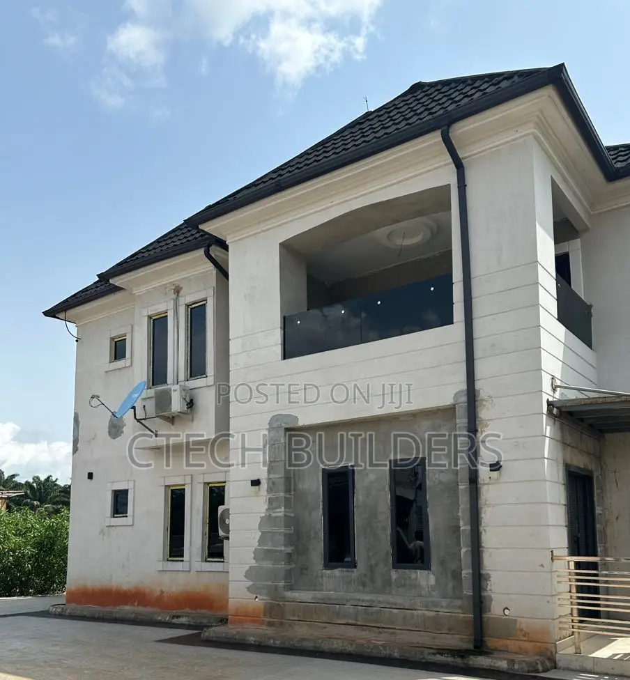4bdrm Duplex in Benin City for sale in Benin City