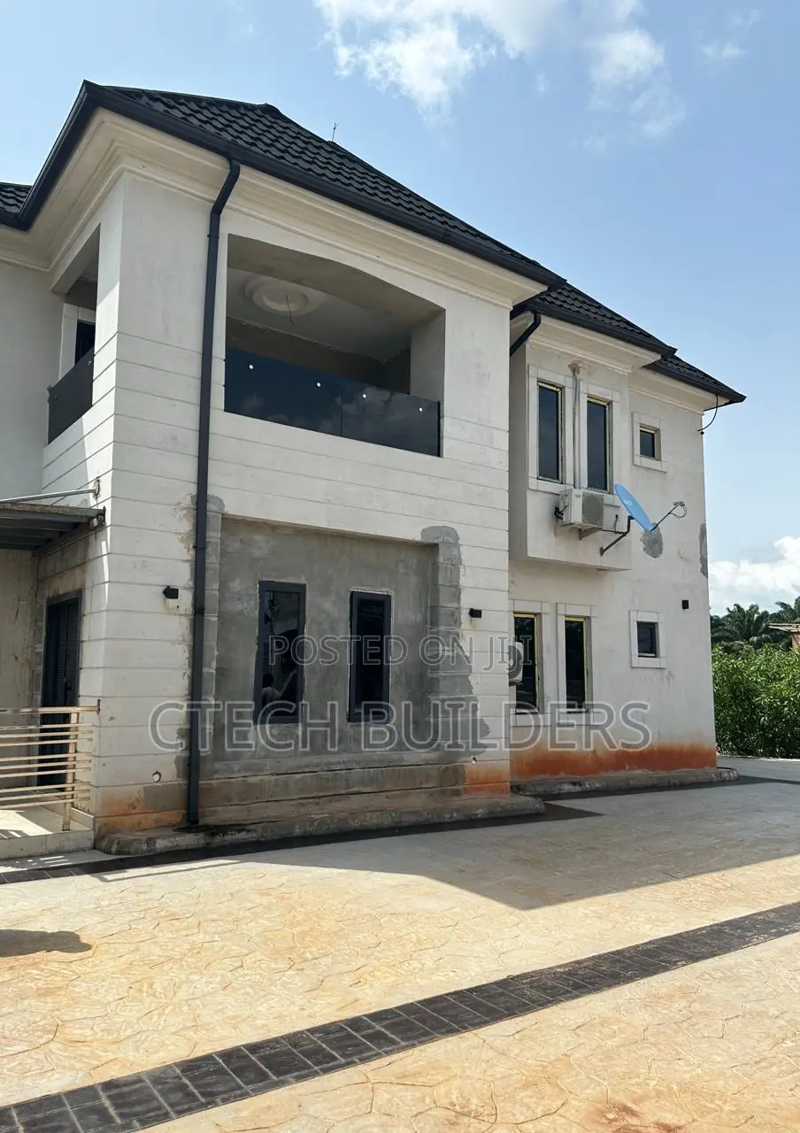 4bdrm Duplex in Benin City for sale in Benin City