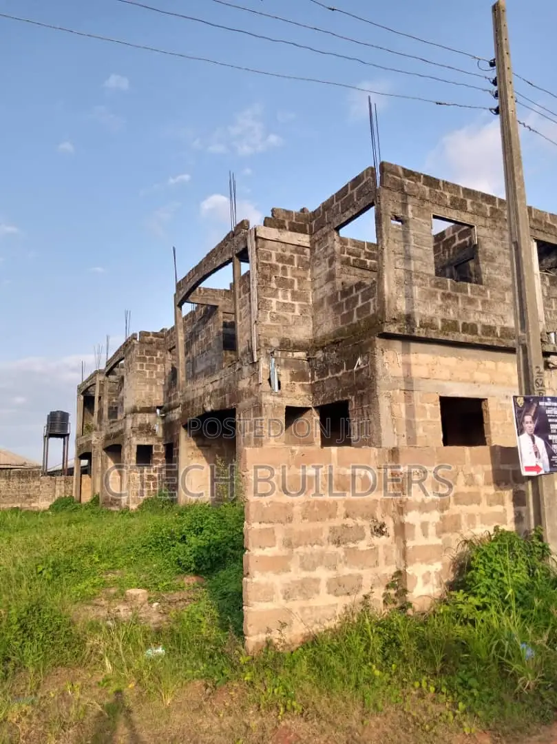 2bdrm Block of Flats in Benin City for sale in Benin City