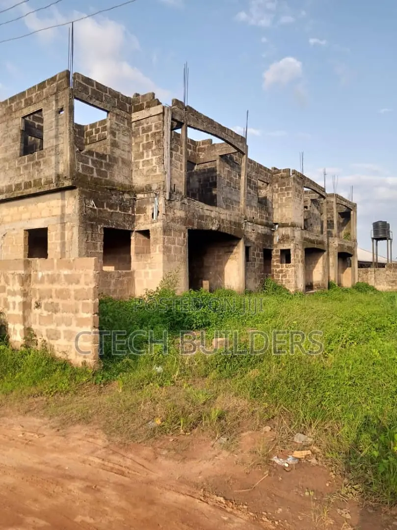 2bdrm Block of Flats in Benin City for sale in Benin City