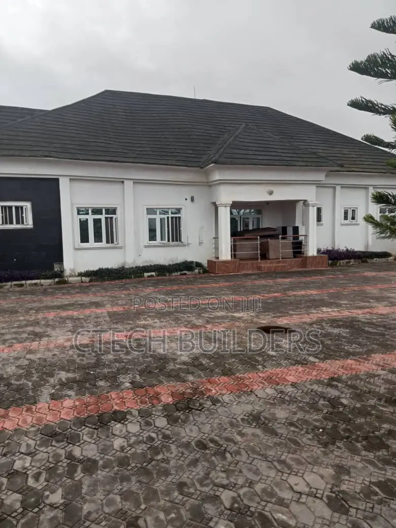 4bdrm Bungalow in Benin City for sale in Benin City