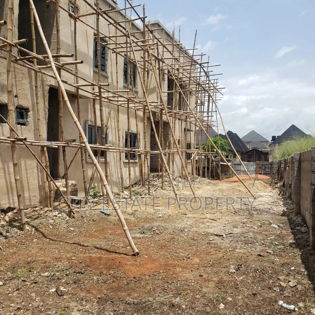 8bdrm Townhouse/Terrace in Crystal View Estate, Owerri for sale in Owerri