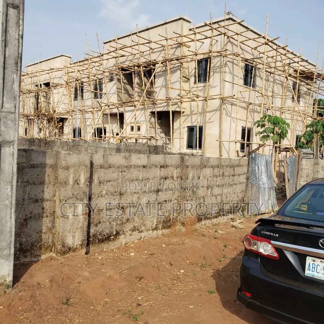 8bdrm Townhouse/Terrace in Crystal View Estate, Owerri for sale in Owerri
