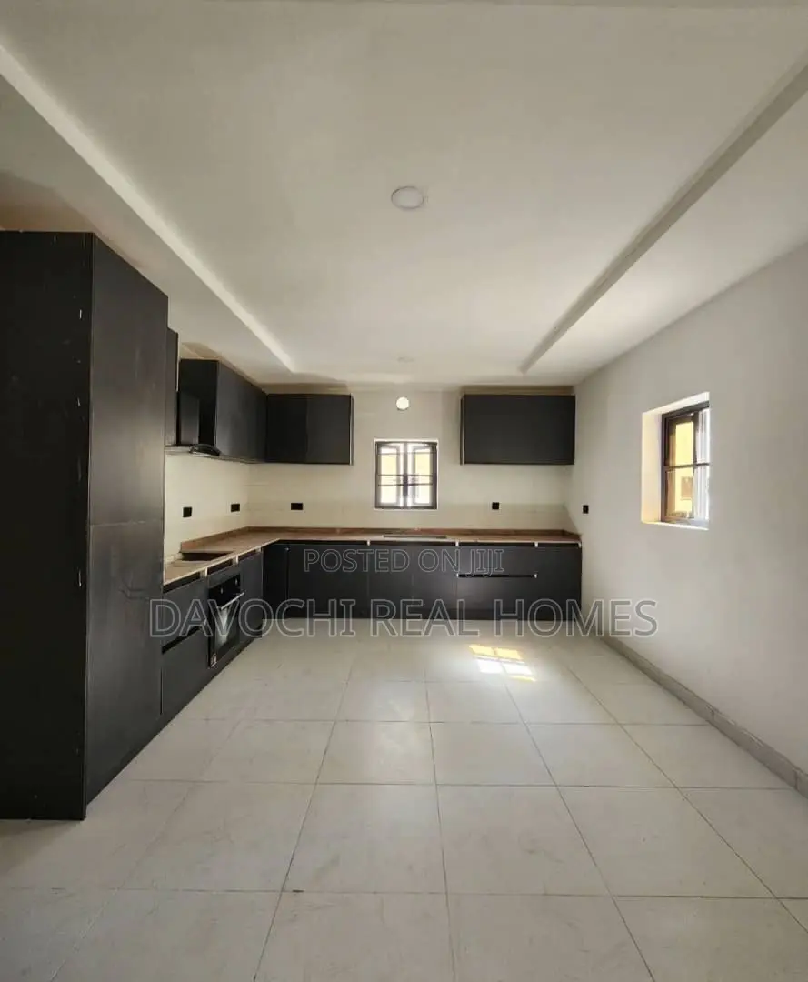 5bdrm Duplex in Chevron Drive, Lekki for rent in Lekki