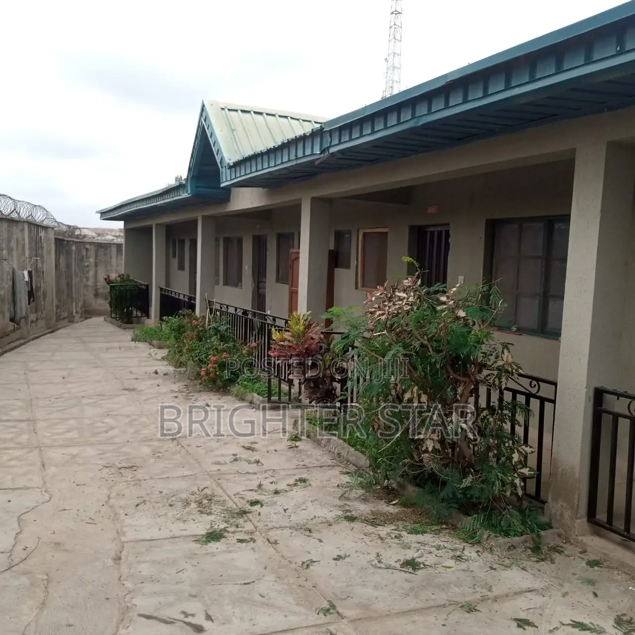 Furnished 1bdrm Block of Flats in Ibadan Polytechnic/University in Ibadan Polytechnic/University