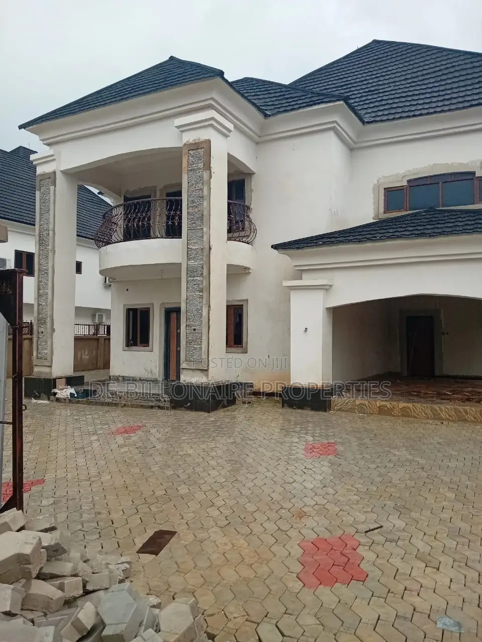 5bdrm Duplex in New Owerri for sale in Owerri