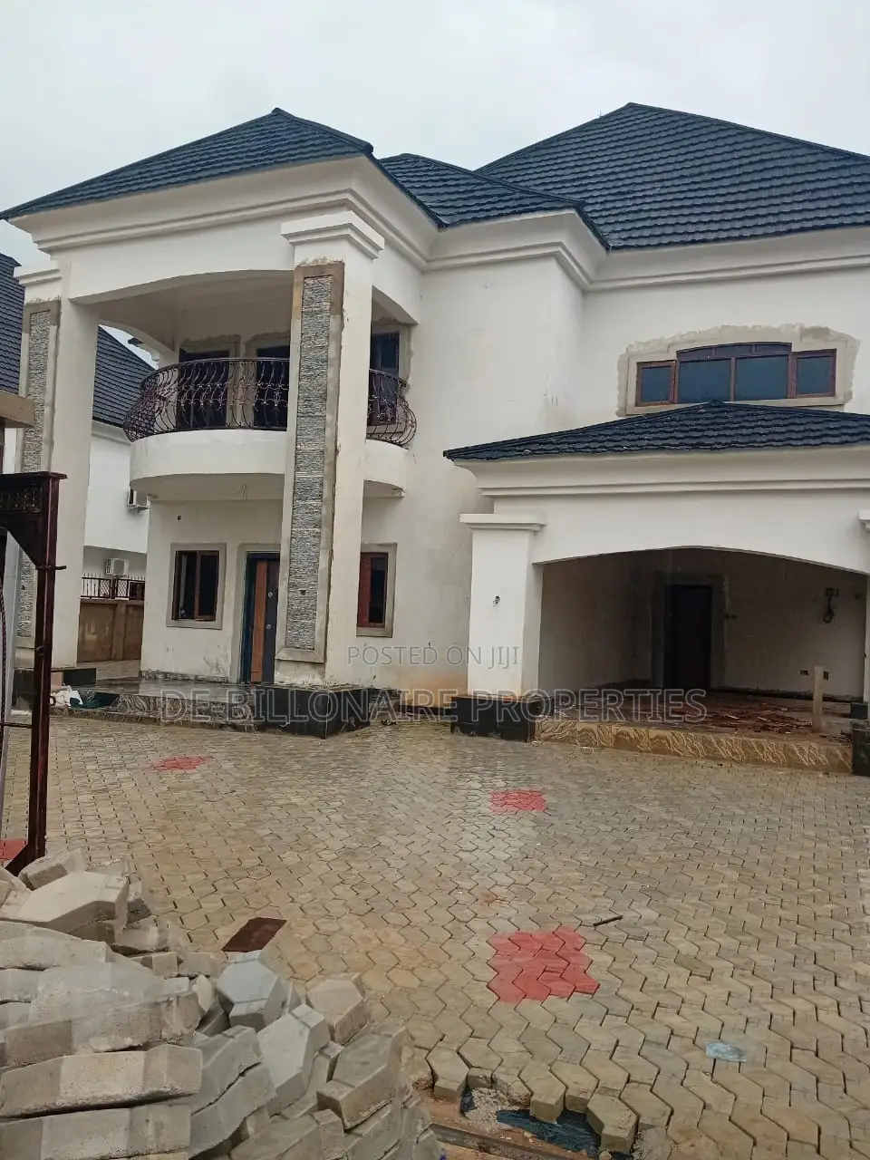 5bdrm Duplex in New Owerri for sale in Owerri