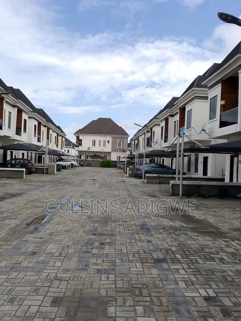 4bdrm Duplex in Gated Estate Orchid, Chevron for sale in Chevron