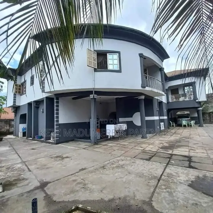 5bdrm Duplex in Gated Estate , Dr for sale in Port-Harcourt