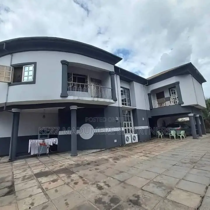5bdrm Duplex in Gated Estate , Dr for sale in Port-Harcourt