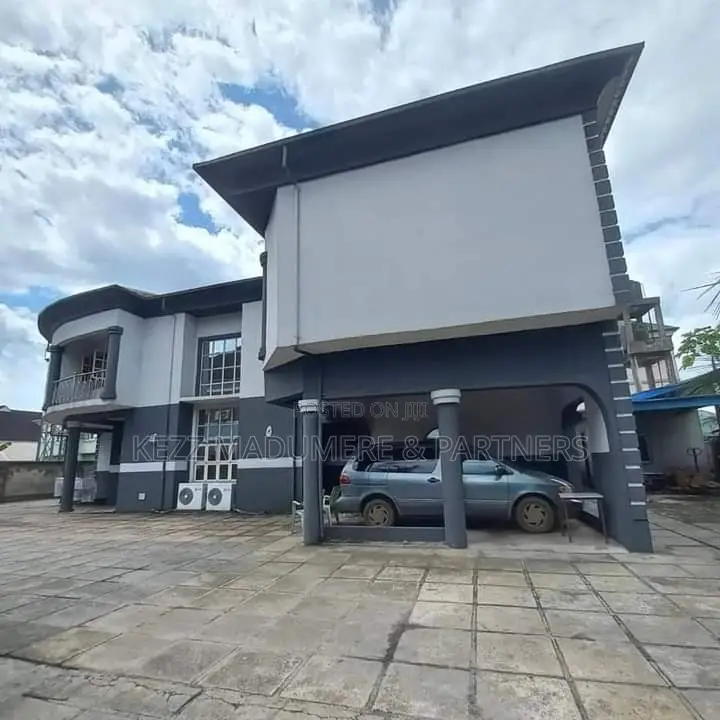 5bdrm Duplex in Gated Estate , Dr for sale in Port-Harcourt
