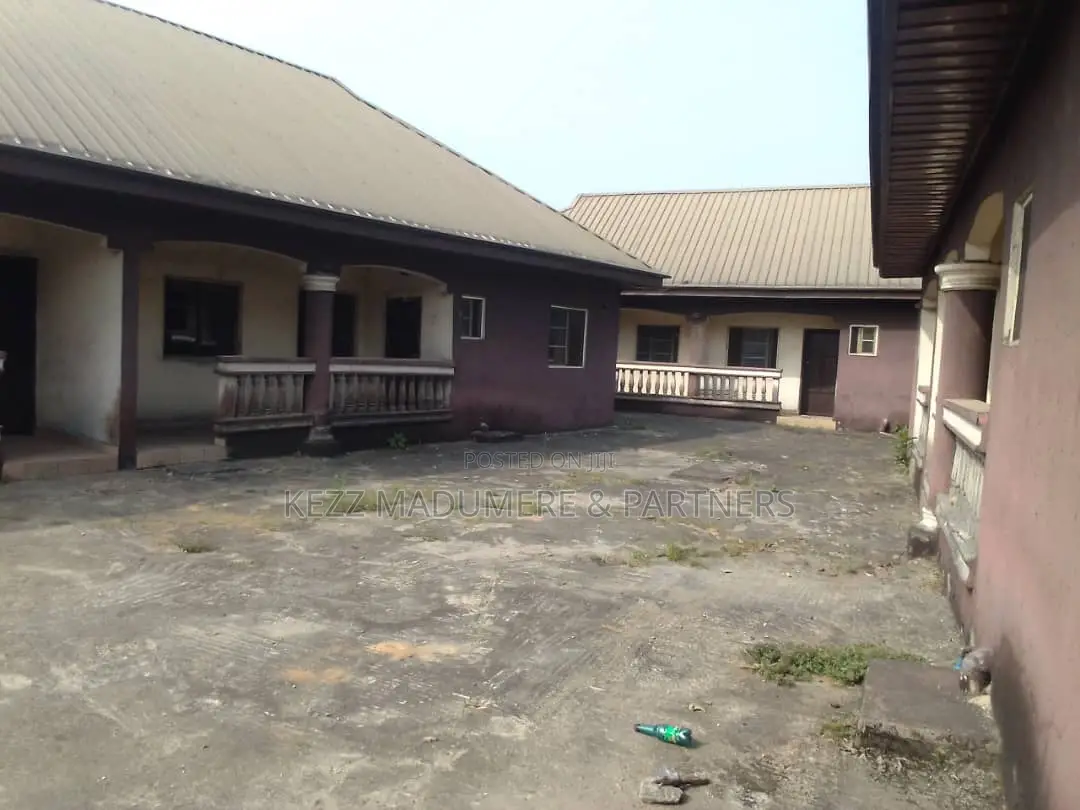 9bdrm Block of Flats in Ozuoba , Port for sale in Port-Harcourt