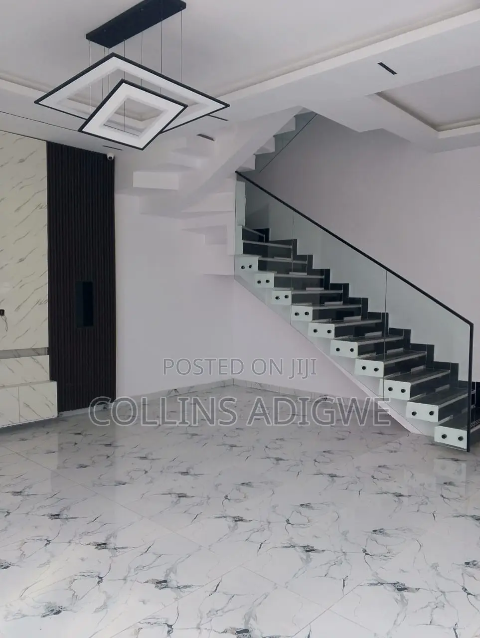 5bdrm Duplex in Orchid Road Chevron for sale in Chevron