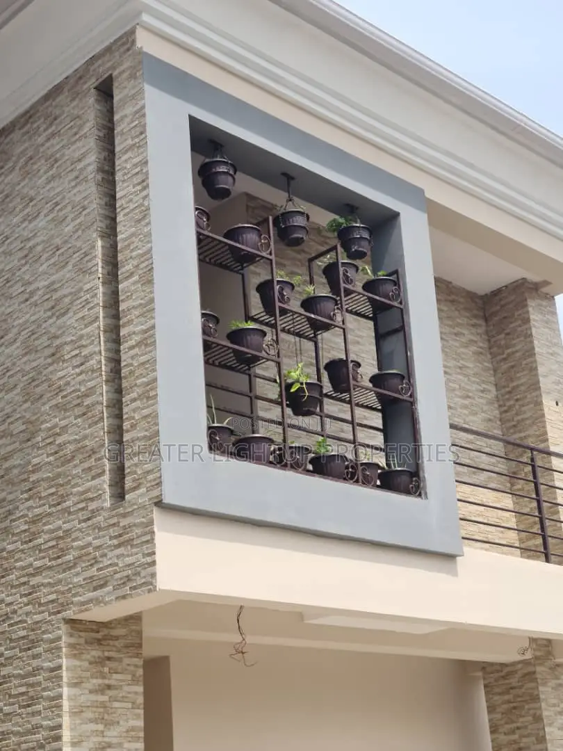 Furnished 5bdrm Duplex in Gemade Estate for sale in Alimosho