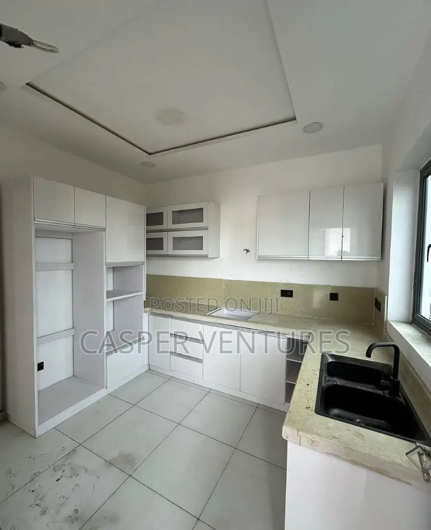 3bdrm Apartment in Gbada, Ikate for sale in Ikate