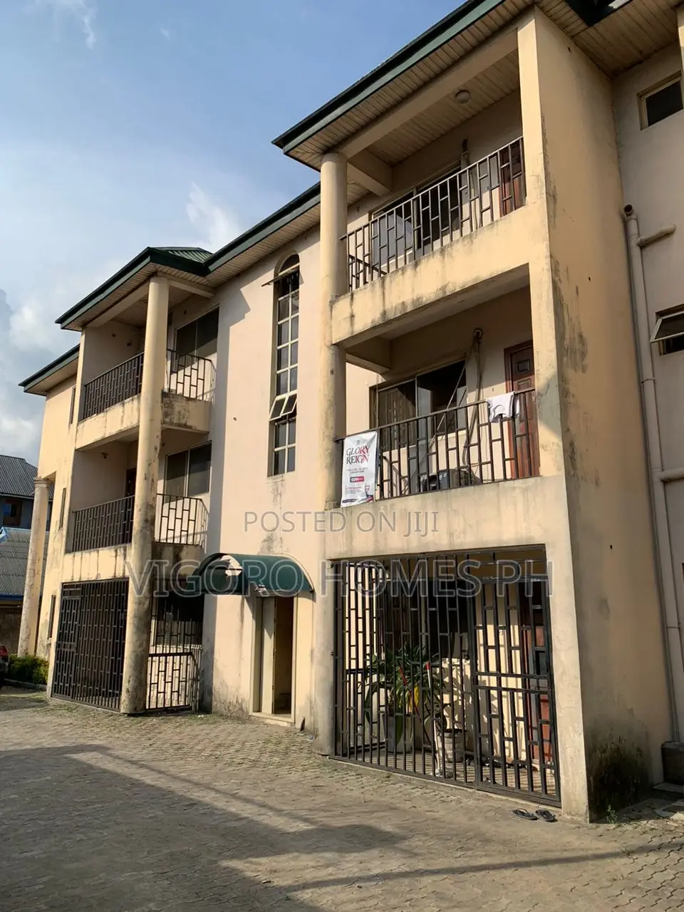 2bdrm Block of Flats in Off St John’S, Port-Harcourt for sale in Port-Harcourt