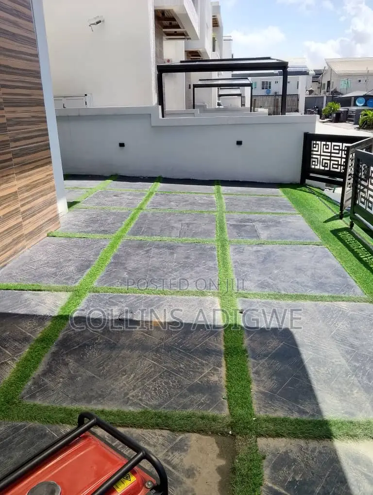 4bdrm Duplex in Secured Estate for sale in Chevron