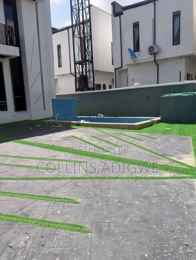 5bdrm Duplex in Service Estate In for sale in Chevron