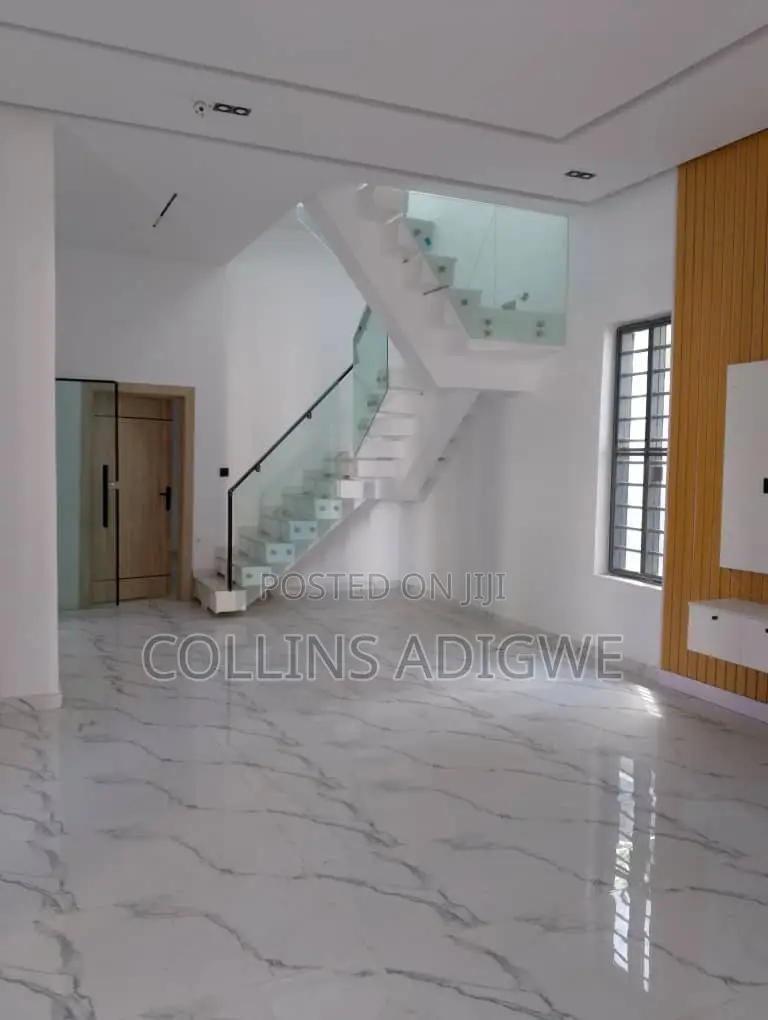 5bdrm Duplex in Service Estate In for sale in Chevron