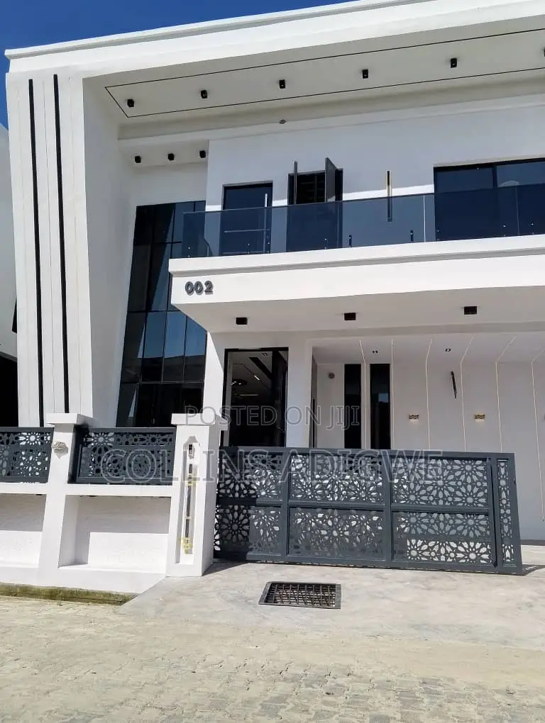 5bdrm Duplex in 24 Hrs Light Estate for sale in Chevron