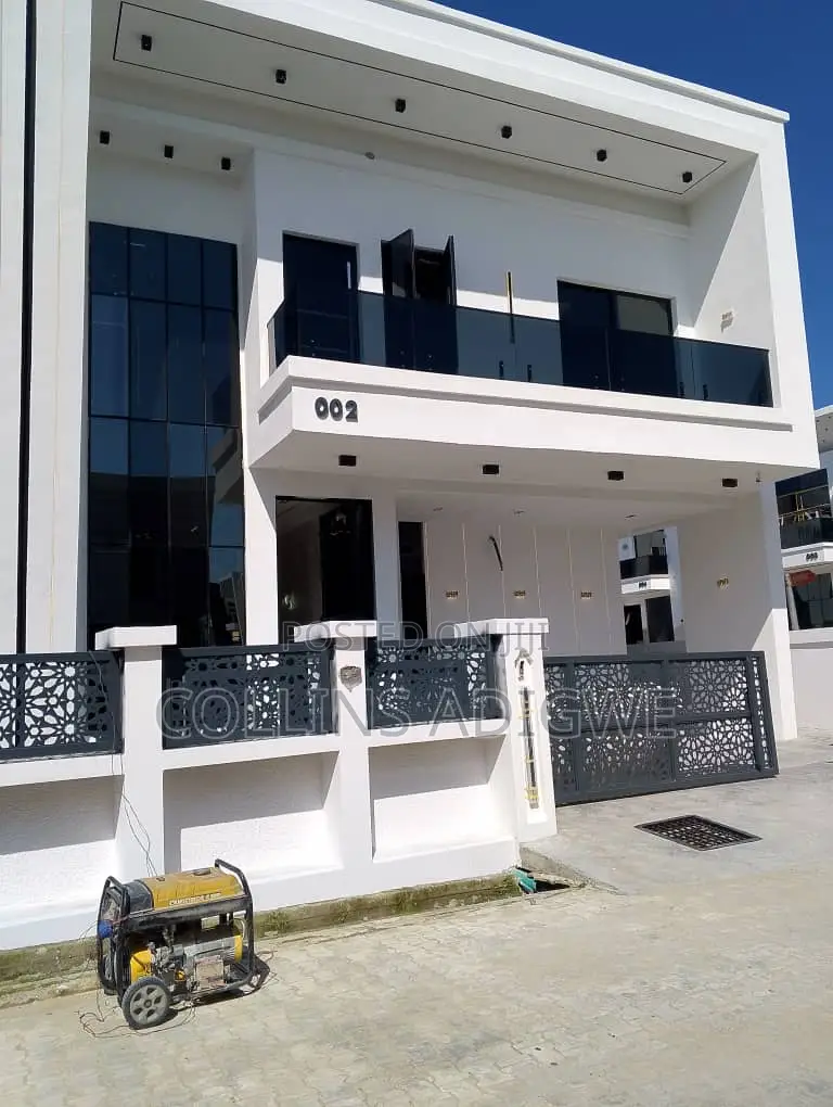 5bdrm Duplex in 24 Hrs Light Estate for sale in Chevron