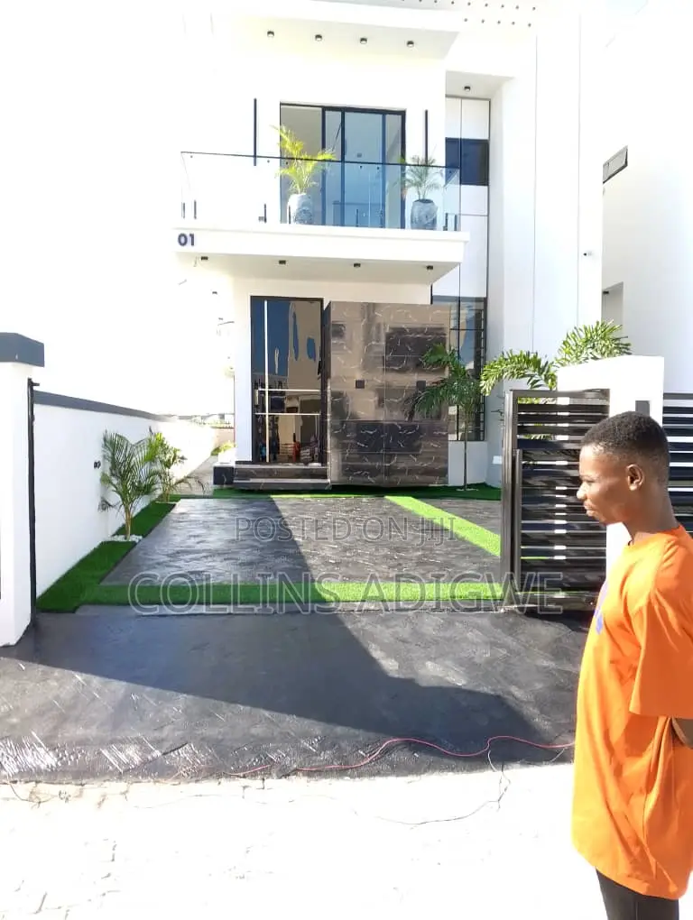 4bdrm Duplex in Lake Estate Chevron for sale in Chevron