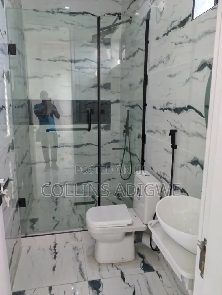 4bdrm Duplex in Lake Estate Chevron for sale in Chevron