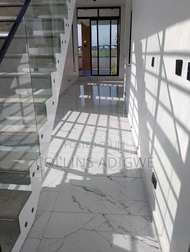 4bdrm Duplex in Lake Estate Chevron for sale in Chevron