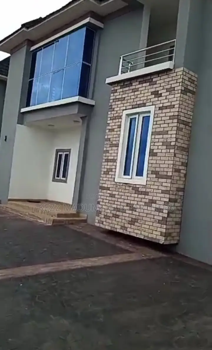 5bdrm Duplex in Independence Layout for sale in Enugu