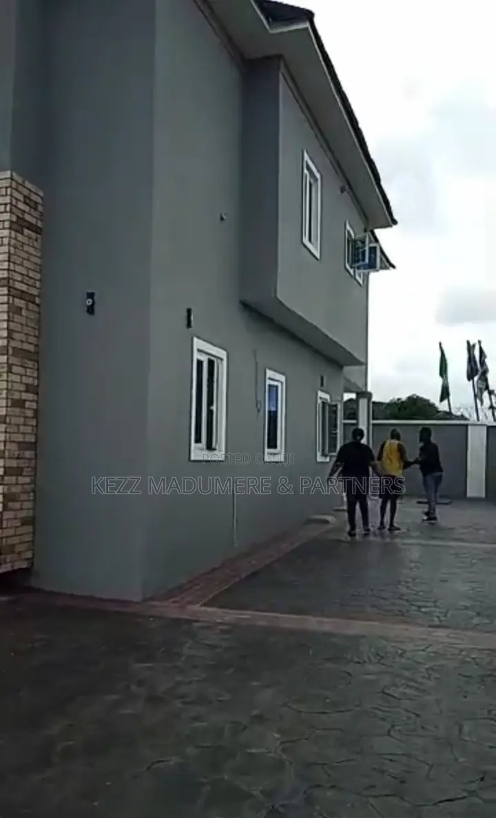 5bdrm Duplex in Independence Layout for sale in Enugu