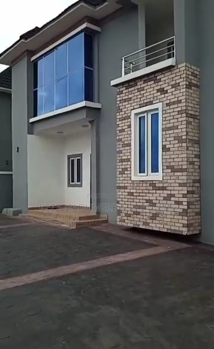 5bdrm Duplex in Independence Layout for sale in Enugu