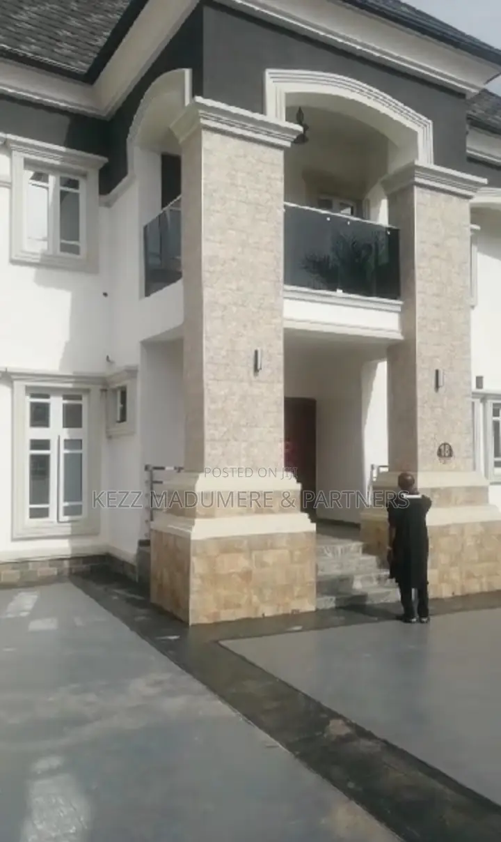 5bdrm Duplex in Gwarinpa Extension , for sale in Gwarinpa