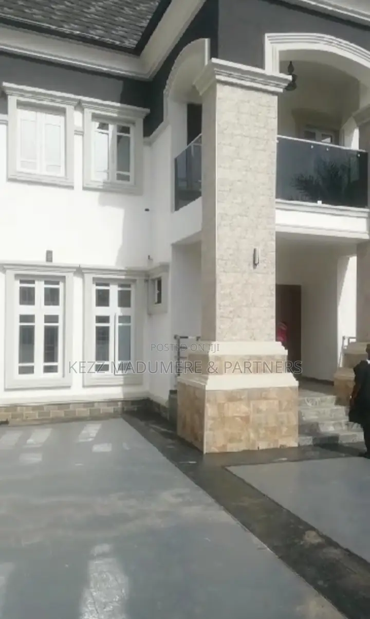 5bdrm Duplex in Gwarinpa Extension , for sale in Gwarinpa