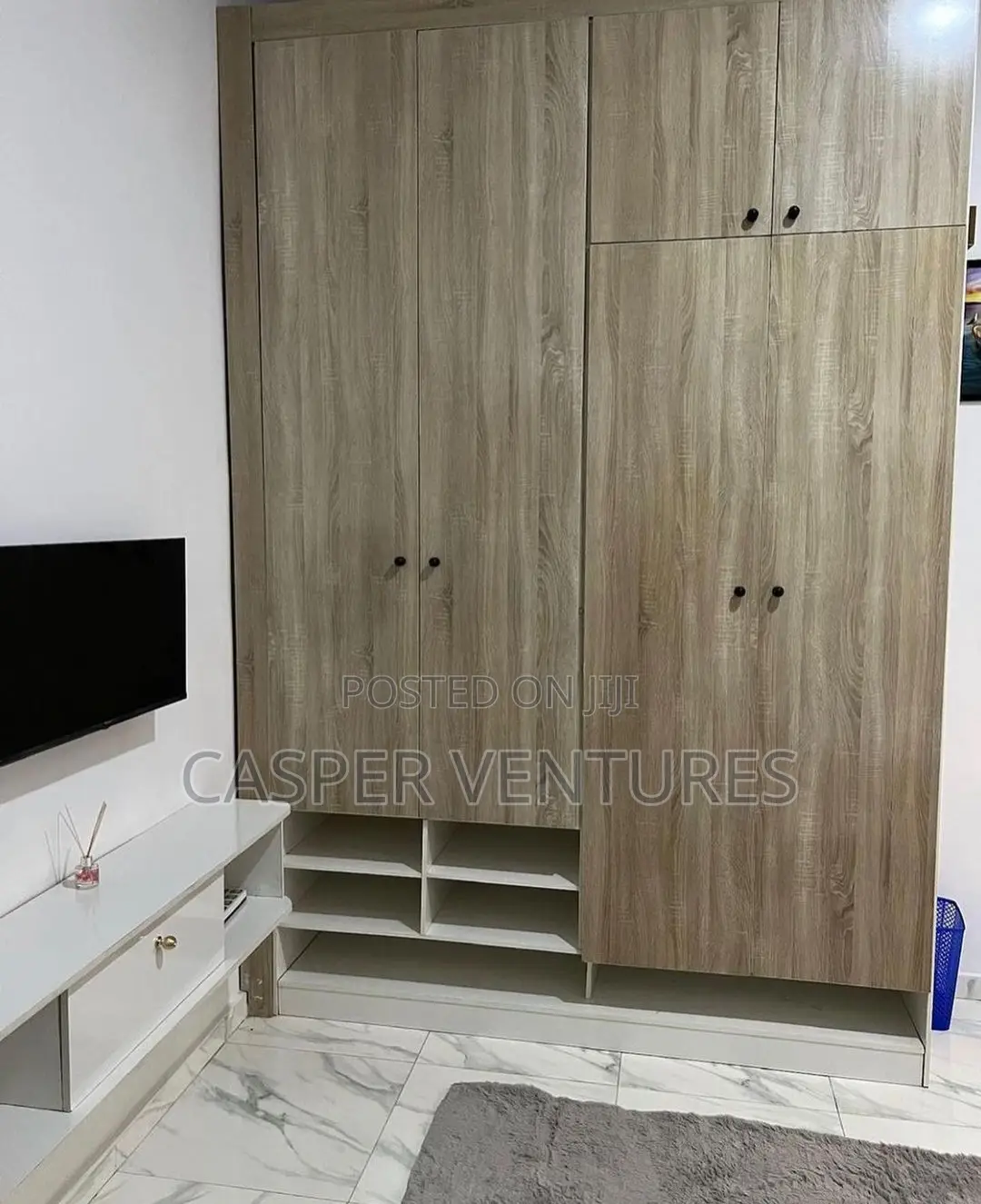 Colorful and Serviced Apartment in Lekki