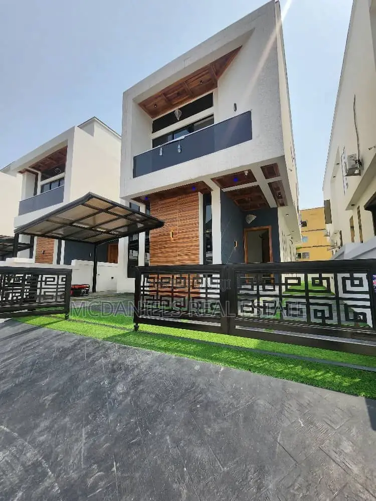 4bdrm Duplex in Chevron for sale in Chevron