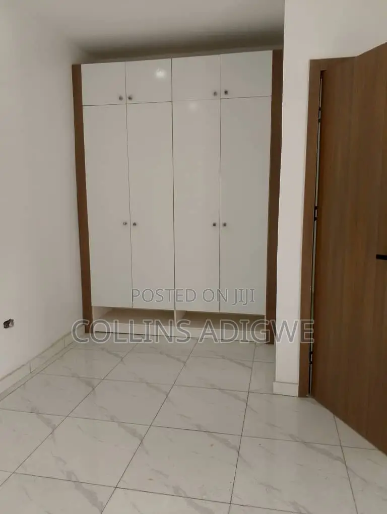 4bdrm Duplex in Court 7  Chevron for sale in Chevron