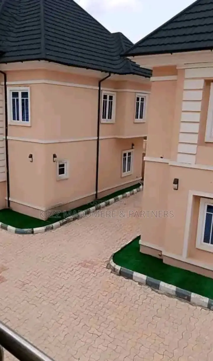 5bdrm Duplex in New Owerri , Imo for sale in Owerri
